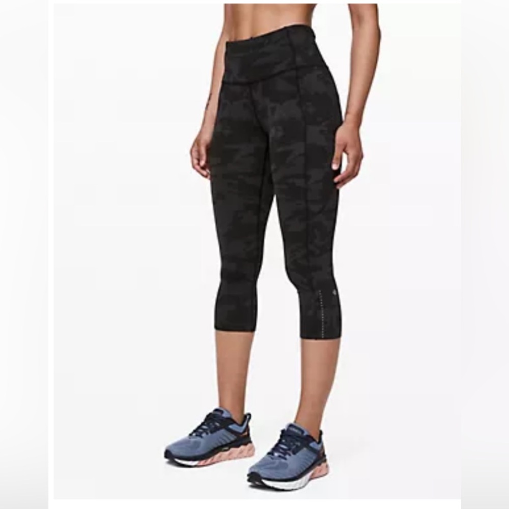 Fast and Free Reflective High-Rise Crop 19"
